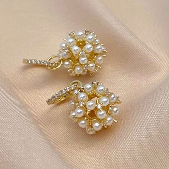 NEW! Faux Pearl Drop Ball Earrings Décor Gold Ball Rhinestones Classy Chic Retro - Picture 1 of 5